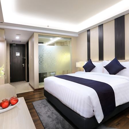 Aston Kartika Grogol Hotel & Conference Center Jacarta Exterior foto