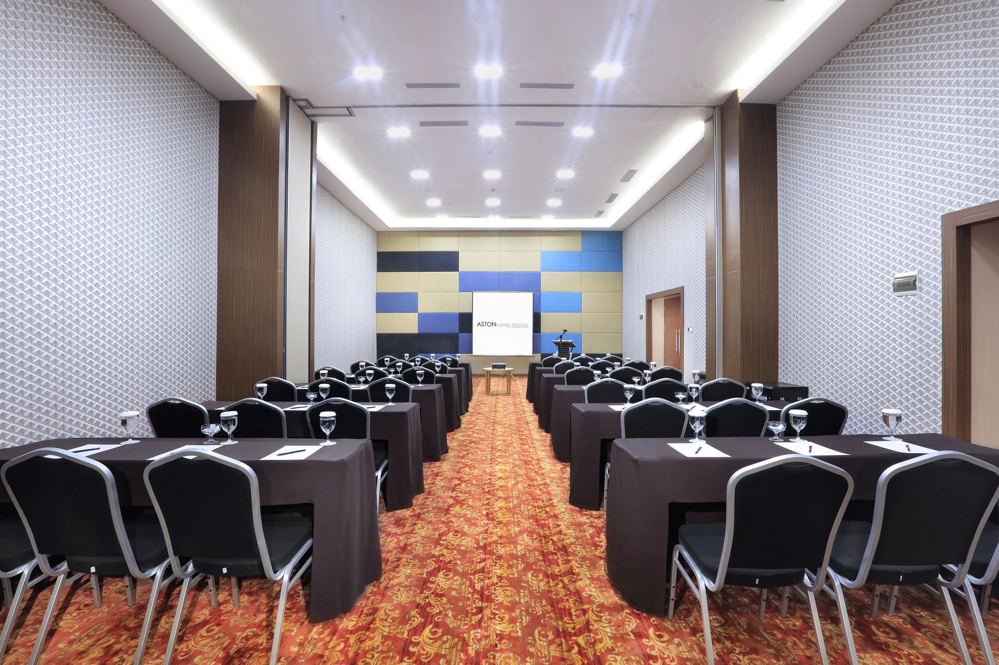 Aston Kartika Grogol Hotel & Conference Center Jacarta Exterior foto