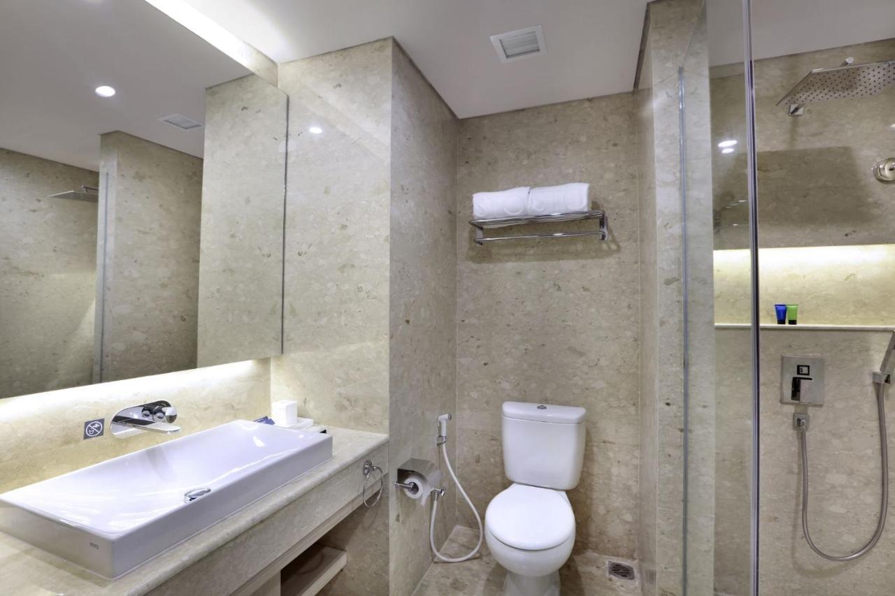 Aston Kartika Grogol Hotel & Conference Center Jacarta Exterior foto