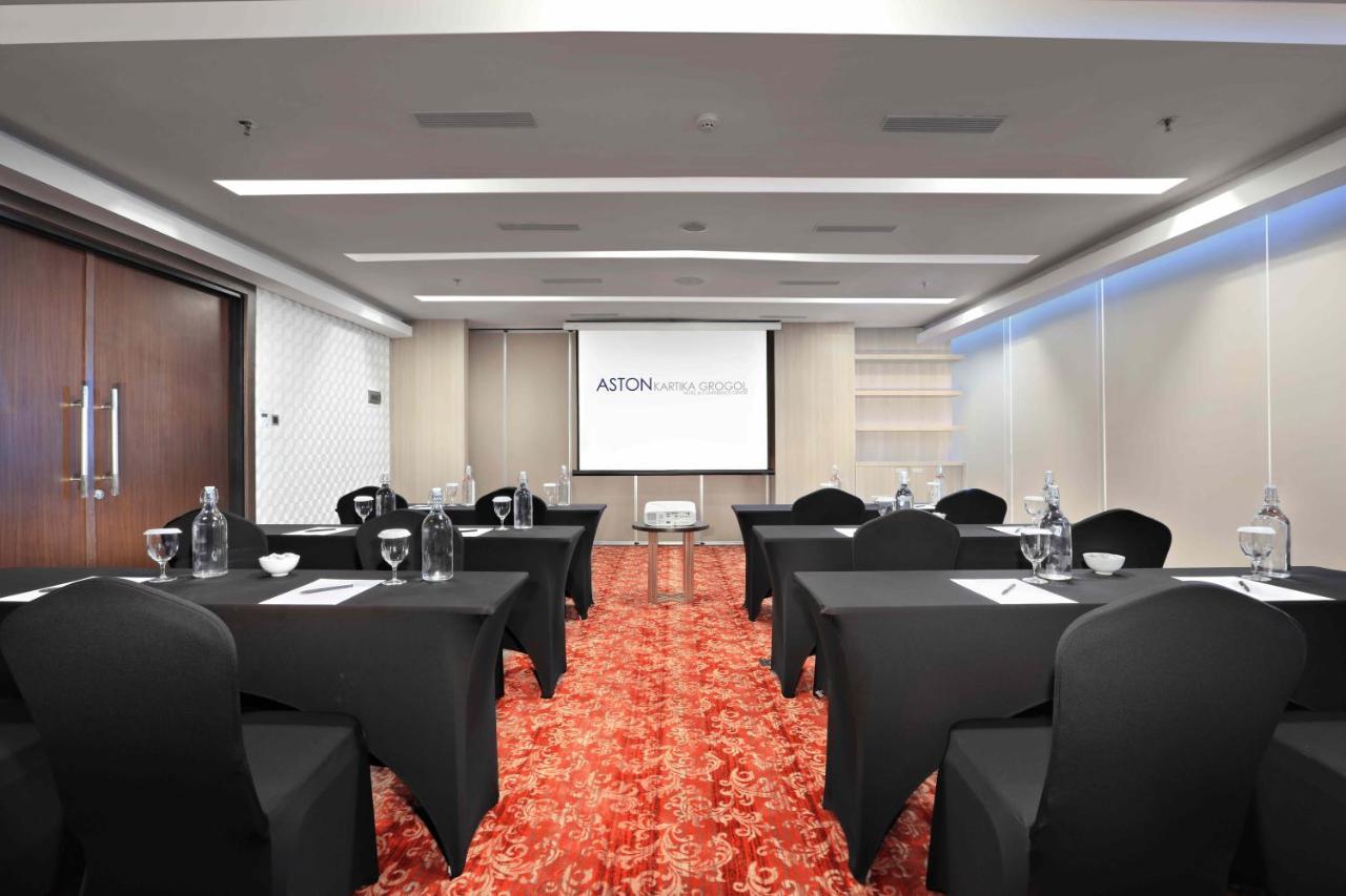 Aston Kartika Grogol Hotel & Conference Center Jacarta Exterior foto