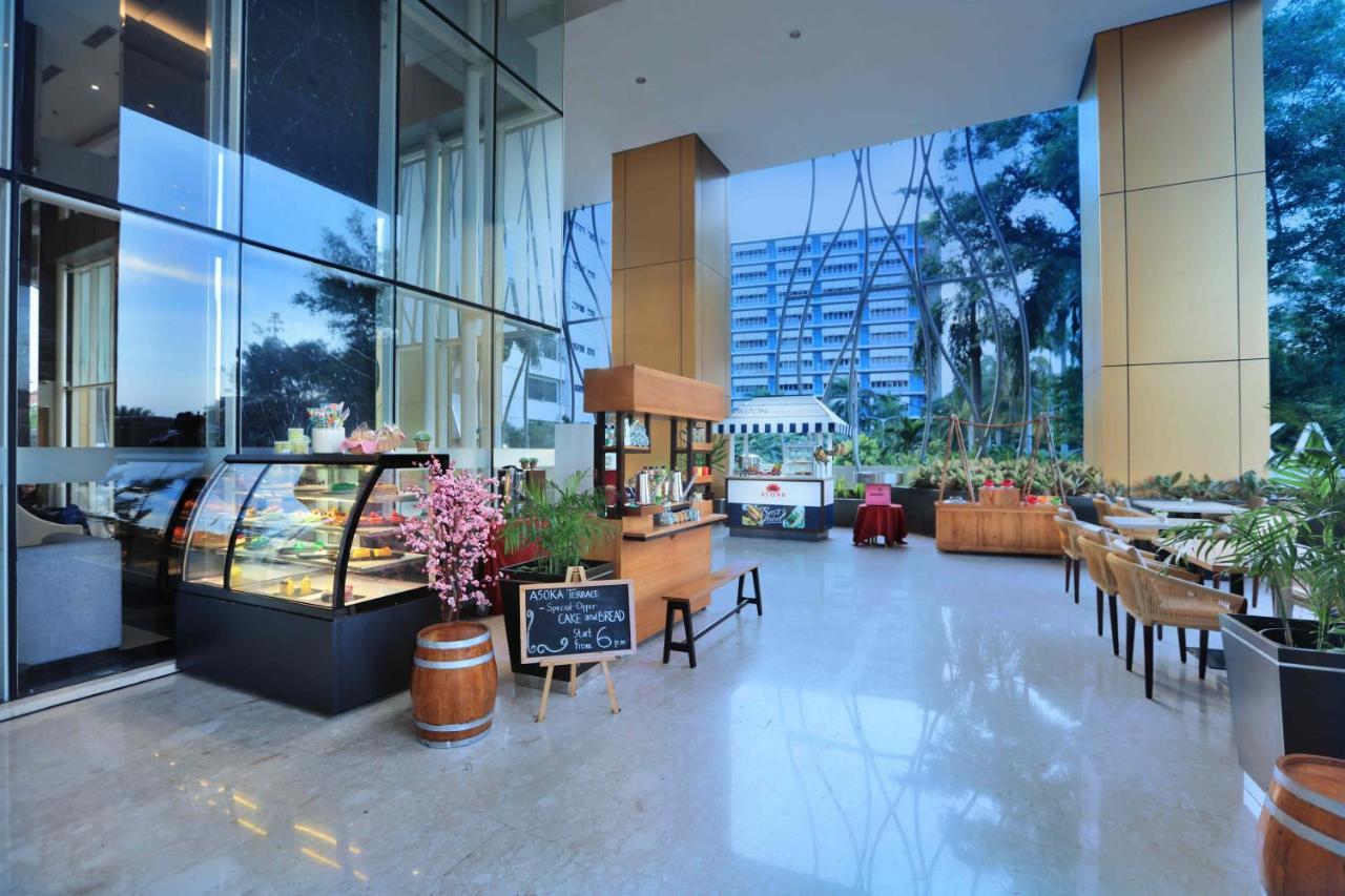 Aston Kartika Grogol Hotel & Conference Center Jacarta Exterior foto